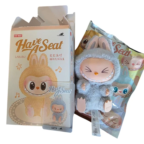 LABUBU Have A Seat HeHe - Picture 2 of 6